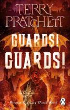 GUARDS! GUARDS! Paperback